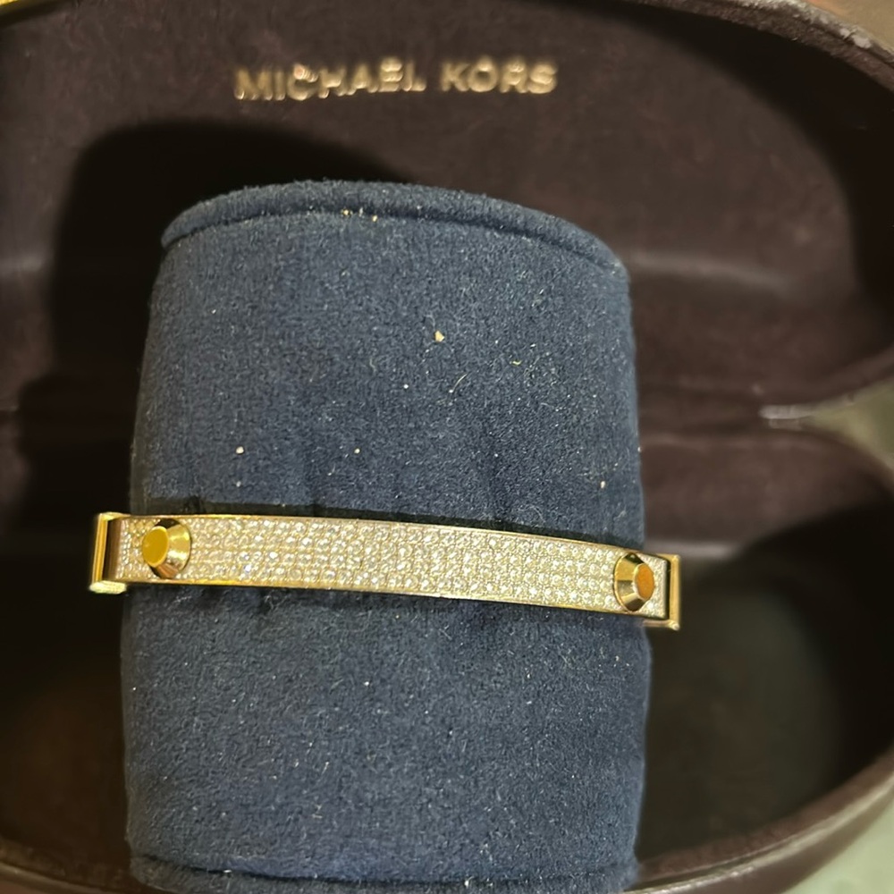 MICHAEL KORS GOLD plated‎  CRYSTAL STUD BANGLE - Picture 9 of 11